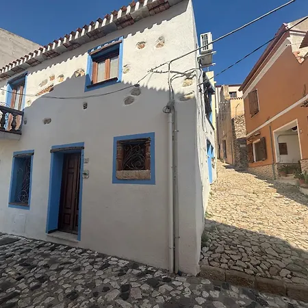 Casa Ginepro, Authentic Sardinian Design & Sea View Oasis Posada (Sardinia)