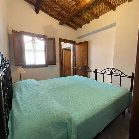 Apartament Casa Ginepro, Authentic Sardinian Design & Sea View Oasis *